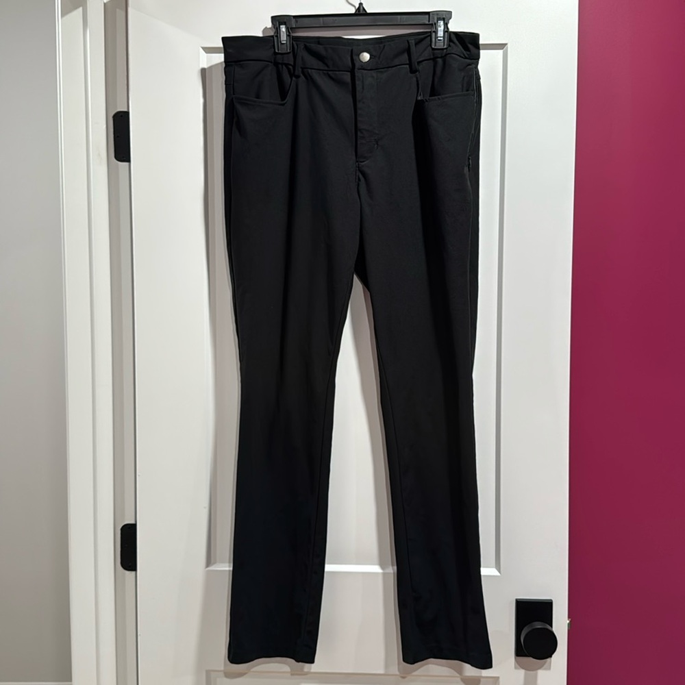 Old Navy Active Tech Hybrid Slim Pants. 34 x 32.